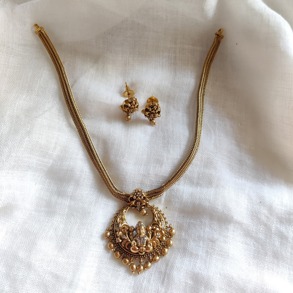 Lakshmi Dollar Chain Necklace